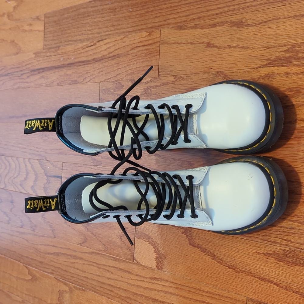 Women's Doc Martens 1460 Smooth Leather Lace Up Boots